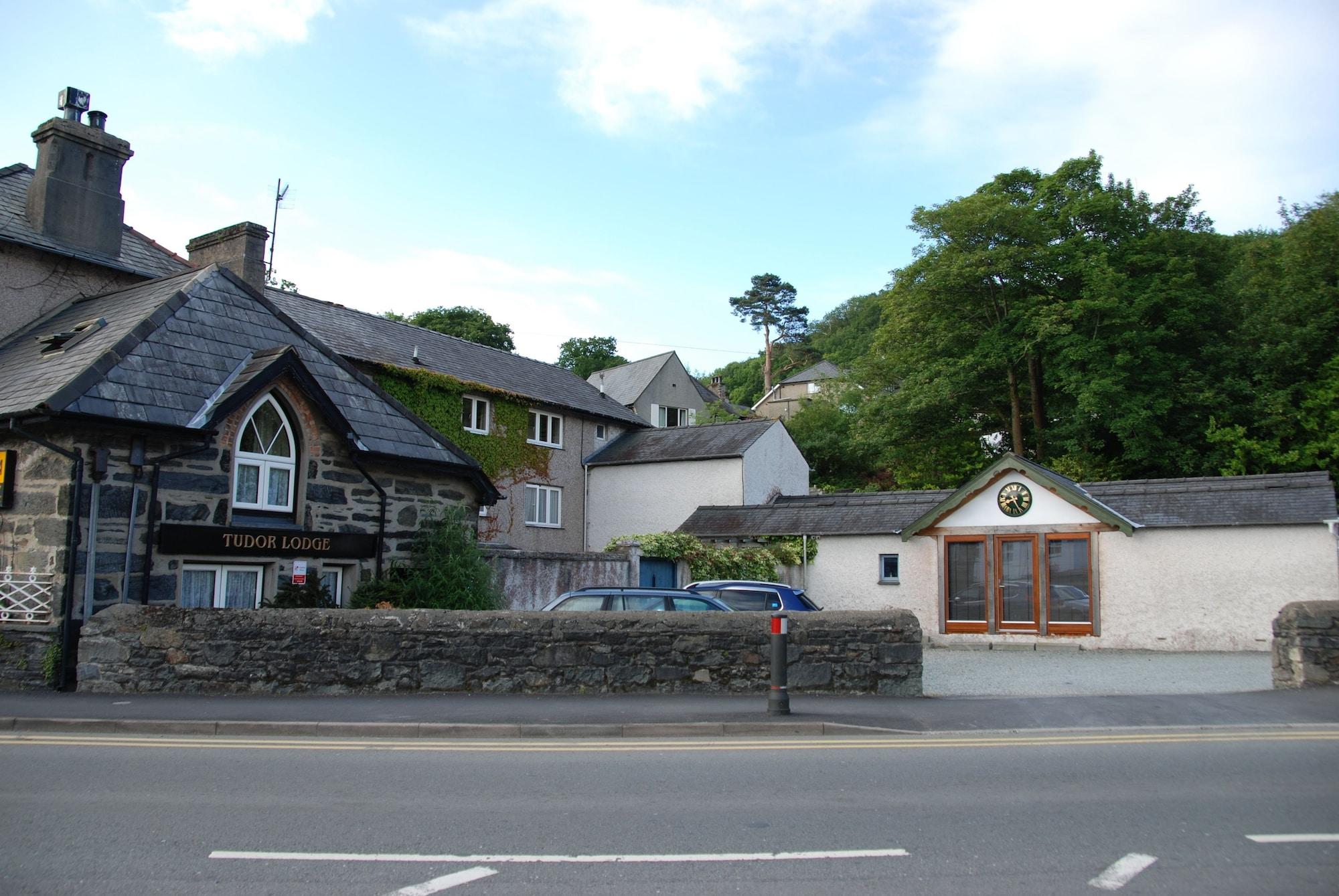 Tudor Lodge Porthmadog Exterior foto
