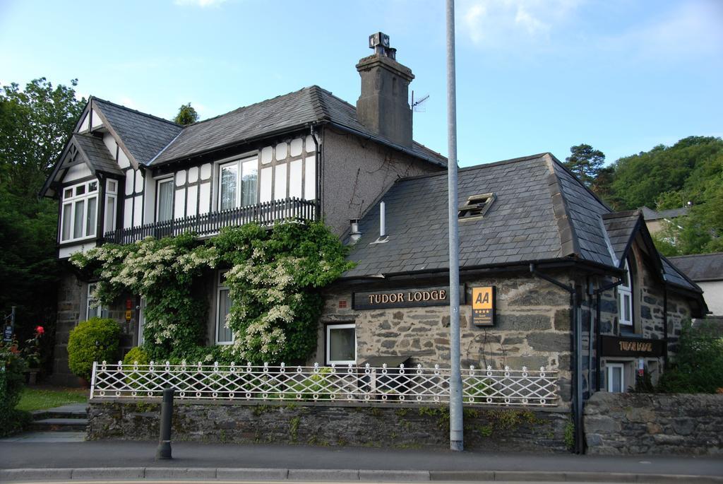 Tudor Lodge Porthmadog Exterior foto