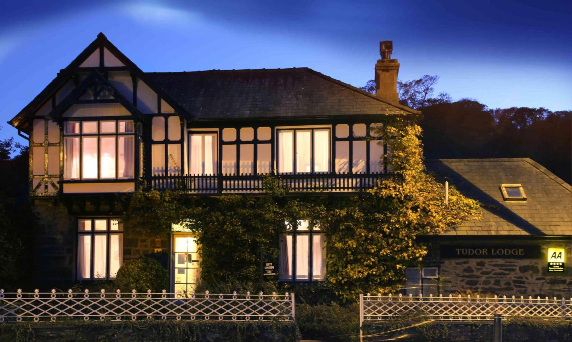 Tudor Lodge Porthmadog Exterior foto